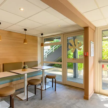 Hotel Premiere Classe Lyon Ouest - *