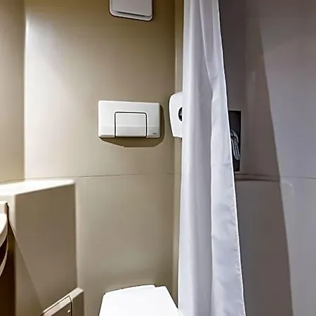 Premiere Classe Lyon Ouest - Hotel