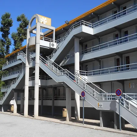 Premiere Classe Lyon Ouest - Hotel *