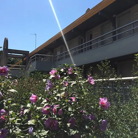 Premiere Classe Lyon Ouest - *