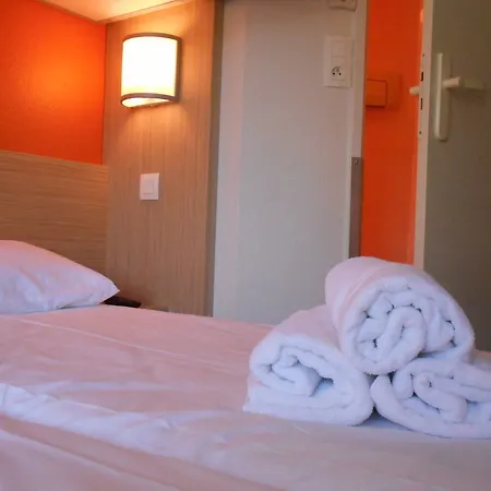 Premiere Classe Lyon Ouest - Hotel