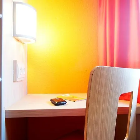 Premiere Classe Lyon Ouest - Hotel *